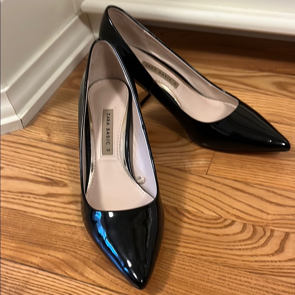 😊Zara Sz7.5 Black Patent Heels